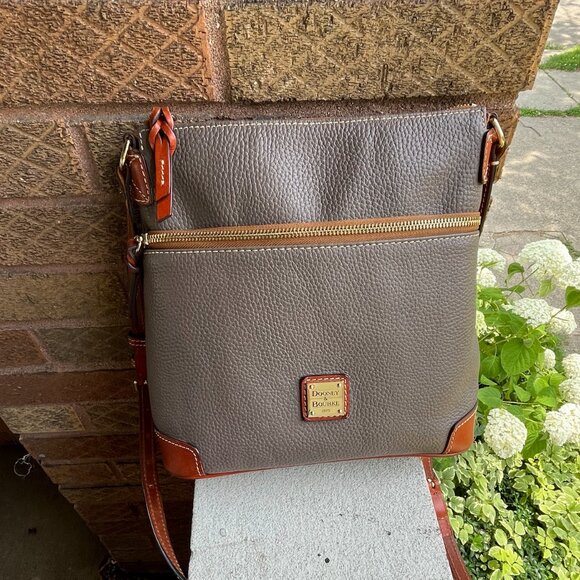 DOONEY & BOURKE Taupe Gray Italian Pebbled Letter Carrier Crossbody Shoulder Bag - Picture 1 of 10